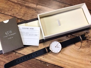 BK0630 付属品付 美品程度 Daniel Wellington ダニエル ウェリントン 32mm E32R1 ゴールド×ホワイト 純正ナイロンベルト クオーツ 腕時計