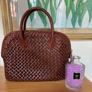 メッシュ革バッグ、小銭入れポーチつき。 編み上げ トートハンドバッグ ブラウン