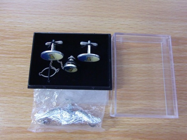 ●海上自衛隊 カフスボタン & き章 未使用品●