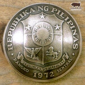 ◇コンチョ ループ式　フィリピン　1ペソ　盾　32.5mm　丸カン ボタン コイン パーツ