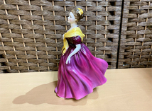 アンティーク ROYAL DOULTON Adrienne フィギュリン 陶器 人形 置物 ロイヤルドルトン インテリア 1963年製 札幌市 白石区_画像2