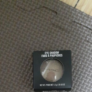 Mac スモールアイシャドウ