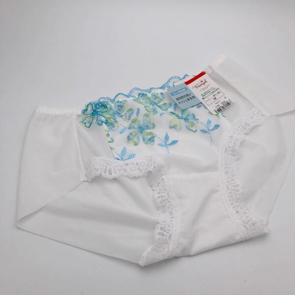 Ｍ　トリンプ ショーツ 通気性の良いメッシュ身生地　新品　白　水色 刺繍