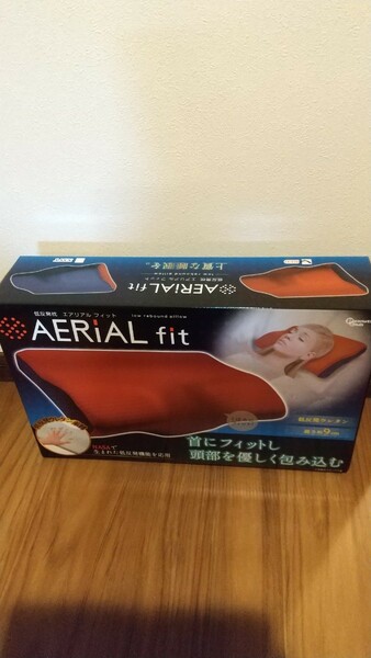 未使用非売品。低反発枕aerial fit4レッド。