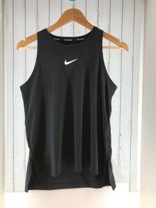 ナイキ NIKE タンクトップ 黒 背面裾ビッグロゴ