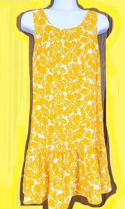 UNIQLO ユニクロ ノースリーブワンピース 黄色花柄 総柄夏物ワンピース 涼しいリゾートワンピ サラサラ生地 ショート丈ミニワンピ
