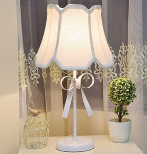 テーブルランプ LED対応 陶器 北欧 モダン シンプル ナイトスタンド 照明 おしゃれ おすすめ インテリア 寝室 リビング かわいい ホワイト