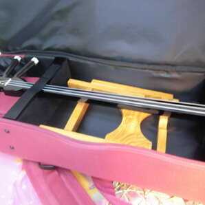 **(送料無料) 9.300円 沖縄三線専用ソフトケースと三線台セット 三線台は「黒、茶、木目」の三色から選択