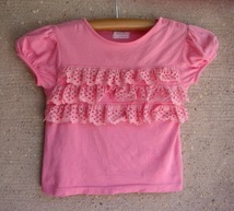 Shirley Temple シャーリーテンプル　Tシャツ ピンク　三段のレースフリル_画像1