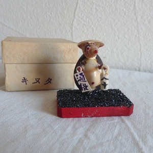 old kokeshi asian racoon shell skill box attaching . earth toy manners and customs earth production 