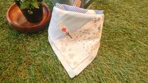  hand made baby's bib reversible both sides double gauze baby baby's bib neck around approximately 32cm.....No.879