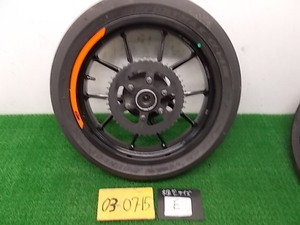 ★☆KTM 125DUKE 17年モデル~(VBKJPA40XKC008***) 実動外し リアホイール(タイヤ付き) カスタム・補修等に030715☆★
