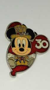  Mickey Mouse pin bachi⑩