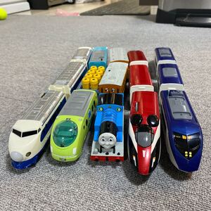 プラレール車両 5本セット 電池込 ディズニー2本のトーマスと新幹線2本