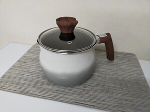 現在話題中のマルチポット15cm シルバーホワイト
