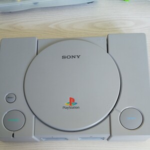 プレイステーション本体 (SCPH 7000)