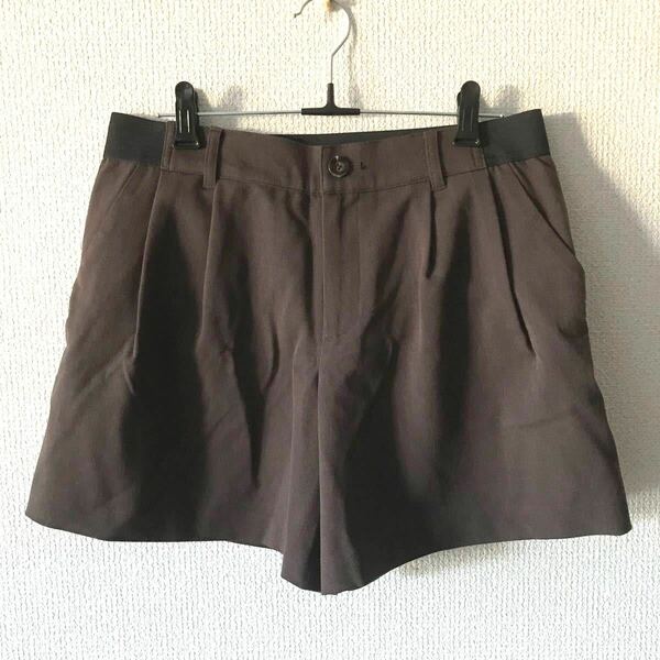 ショートパンツ（ダークブラウン）【未使用品】