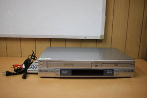 Panasonic DVD+VHSビデオデッキ NV-VP32