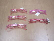 老眼鏡5個セット（+1.5、2.0、2.5、3.0、3.5）　レンズ小さめ　色ピンク　未使用　棚ずれ品_画像4