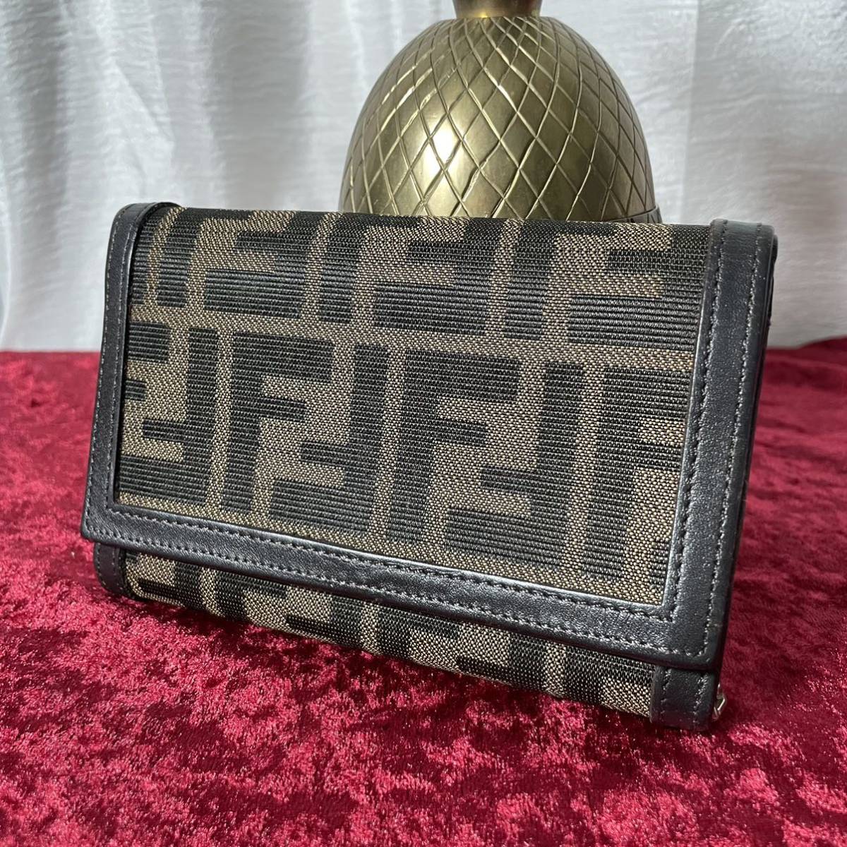 新品未使用 FENDI 折り財布 バイザウォレット 日本未入荷 大人気デザイン