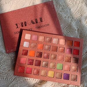 DIKALU soft eyeshadow 40色 アイシャドウパレット