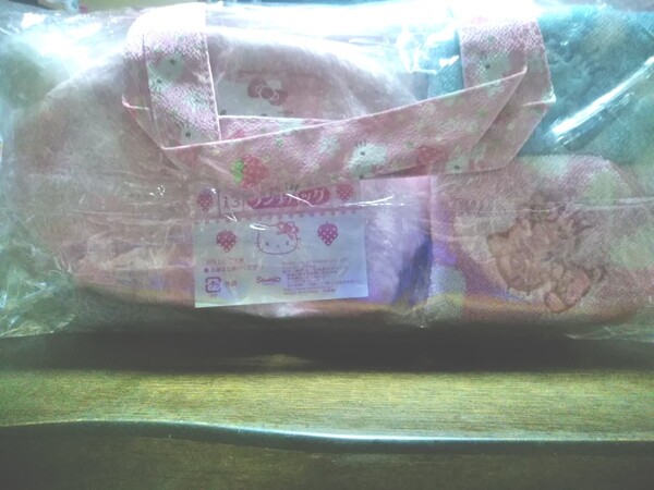 まとめ売りセット 最後の1セット サンリオくじ ミニハンカチタオル(2枚)+巾着ボトルケース+ポーチ+ミニランチバッグ
