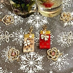 立体インナー ノーブランド ハンドメイド モノグラム柄 おリボン付きチャーム