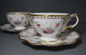 English ROYAL CROWN DERBY Royal Antoinette　gold glazing ＆ frill　tea‐cup　c＆s　2pcs　ペア　ティーカップ ＆ ソーサー 2客　紅茶