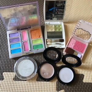 アイシャドウ 化粧品 チーク ハイライト フェイスカラー