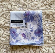 ◆未使用◆BURBERRY バーバリー ハンカチ 花柄 ノバチェック_画像1