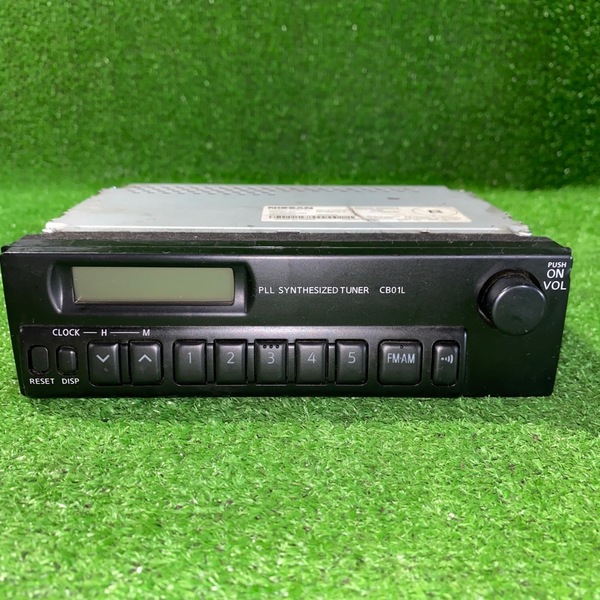 ニッサン NISSAN キャラバン AM/FM ラジオ 28013 VZ00B RN-9891G-A 現状品