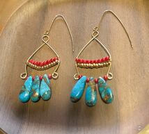 -SUI8- No.60 ブルーコッパーターコイズとレッドコーラルピアス　a blue copper turquoise and red corals Pearce Earring K14gf 24kgp_画像2