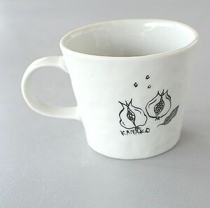 Art hand Auction Becher Tasse Granatapfel handbemalt hg024, Tee-Utensilien, Becher, Keramik