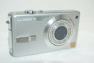Panasonic LUMIX DMC-FX7 （バッテリー付 DMW-BCB7 ・動作確認済み） 500万画素 3倍ズーム / FB010