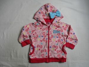 BC372【HELLO KITTY】ハローキティー　フード付き　プリント　ジップアップ　パーカー　女児　淡赤　90