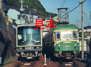 鉄道写真、645ネガデータ、134641550011、2000形-2001＋500形-502、（江ノ電100周年小さなステッカー貼り付けあり）、江ノ島電鉄