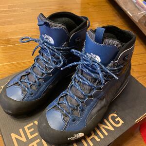 登山靴(THE NORTH FACE)