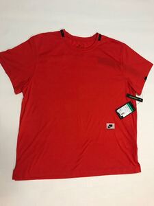 NIKE 赤いトレーニングシャツ CV7822