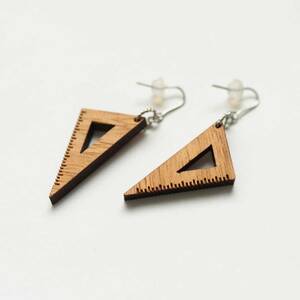 [ tree tch] walnut. tree * earrings ( hang ) triangle ruler 