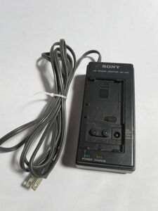 ソニー ハンディビデオカメラ用バッテリー充電器 (型番　AC-V30)　中古品　通電確認済み　管F
