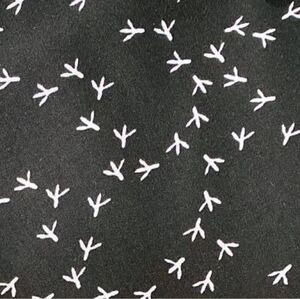 ロラライハリス生地 Tracks 黒