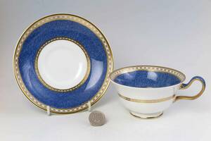  　ウェジウッド　　 豪華金彩　P-Cup&Saucer　 =　 U.P.Blue　 (1級品) 