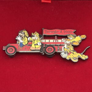  Disney Mickey other fire-engine pin DL Disney Land USA 000 year Release cloth-covered case go in Donald Goofy Pluto 