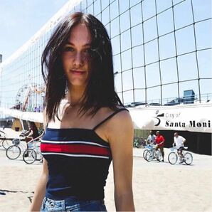 Brandy Melville ブランディーメルビル　トップス