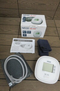 ◇USED品　上腕式デジタル血圧計　DS-A10　NISSEI