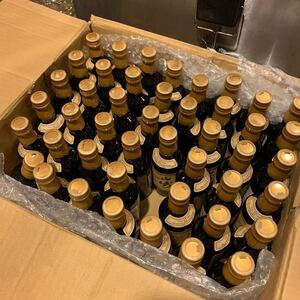 早いもの勝ち値下げしました。サントリー山崎12年ミニボトル50ml× 45本セット新品未開封ギフト、プレゼントにいかがですか。