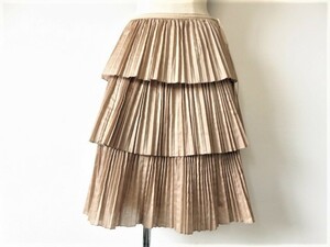 # as good as new fine quality beautiful goods [ Lois CRAYON ] Lois Crayon high class lustre 3 step pleated skirt light brown made in Japan 9 number M postage 198 jpy b1276