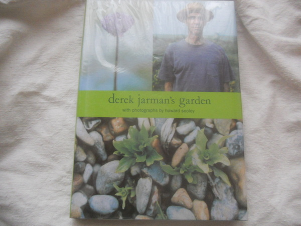 derek jarman's garden with phoyographs by howard sooley＊ガーデニング、シック、雅姫さん紹介