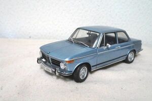 ミニチャンプス BMW 2002 1/18 ミニカー