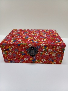 21番　和風桜模様中箱　木箱を和風布で仕上げました
